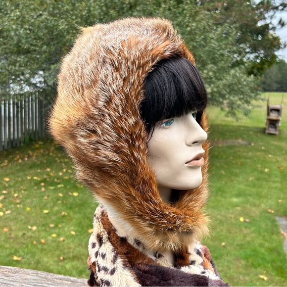 Vintage Red Fox Bonnet - Picture 5 of 12